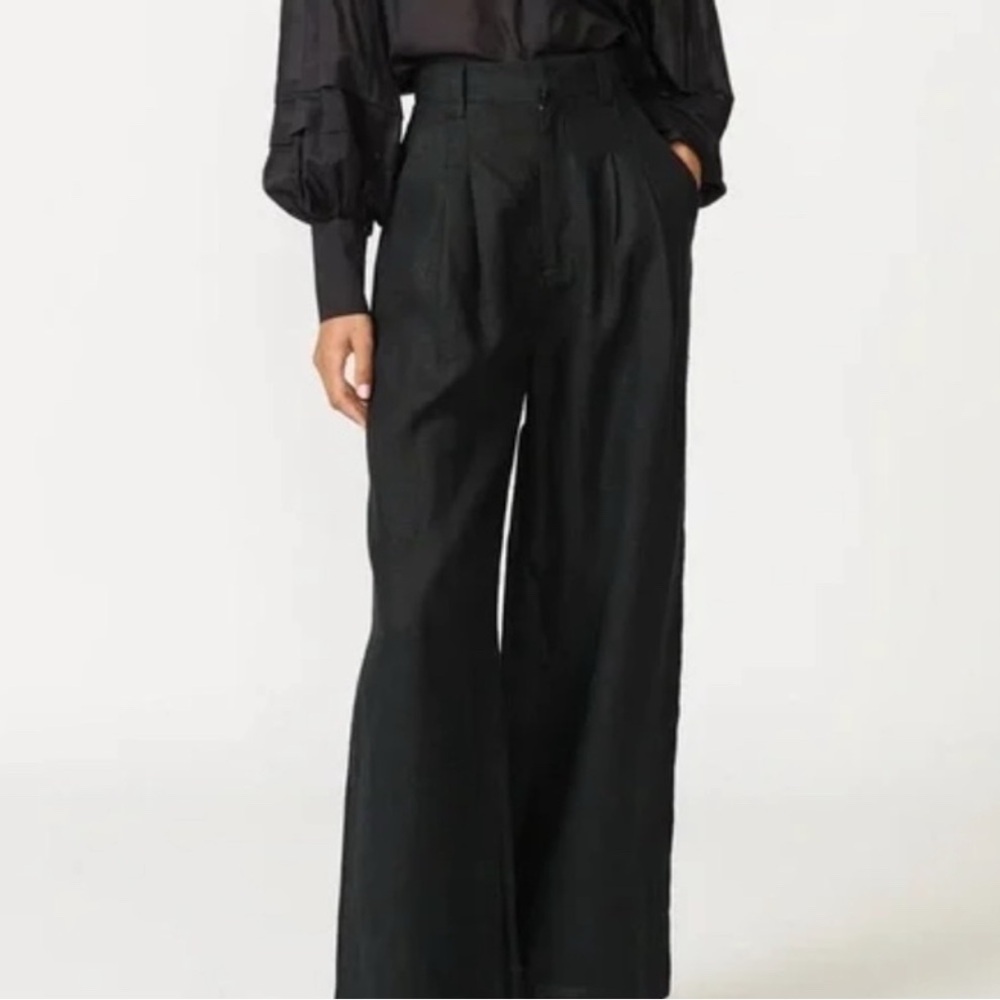 Aureta Women's Black Pants